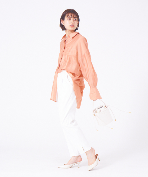 Rouge vif Anna(ルージュヴィフアンナ)の「バックツィストシアーシャツ(シャツ/ブラウス・レディース・ネイビー/オフホワイト/スモークピンク・フリー)」の13枚目の写真