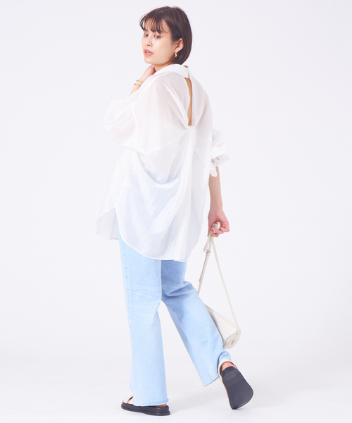 Rouge vif Anna(ルージュヴィフアンナ)の「バックツィストシアーシャツ(シャツ/ブラウス・レディース・ネイビー/オフホワイト/スモークピンク・フリー)」の8枚目の写真