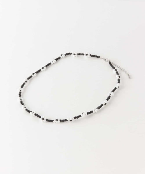 SENSE OF PLACE by URBAN RESEARCH(センスオブプレイスバイアーバンリサーチ)の「フラワービーズネックレス(ネックレス・メンズ・ブラック・ONE)」の2枚目の写真