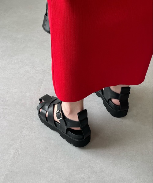 y/m by misato（イムバイミサト）の「タンクソールサンダル（サンダル・レディース・オフホワイト/ブラック・SMALL/LARGE/MEDIUM）」の10枚目の写真