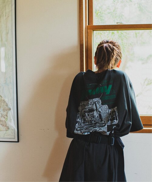 DOUBLE NAME（ダブルネーム）の「Jimny×WILDERNESS EXPERIENCE DOUBLE NAME別注 BIG TEEワンピース（ワンピース・レディース・グリーン/スミクロ/キナリ・FREE）」の2枚目の写真