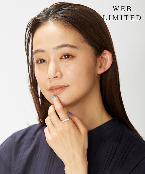 J.PRESS(ジェイプレス)の「【WEB限定】2way ラインパール イヤカフ リング(イヤリング・レディース・シルバー系/ゴールド系・F)」の4枚目の写真