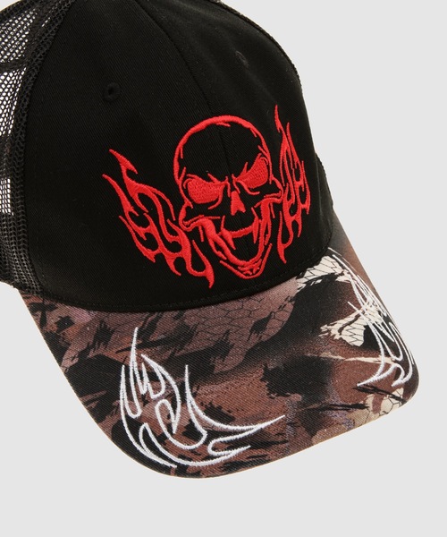 HERON PRESTON（ヘロンプレストン）の「HP-FLAMING SKULL TRUCKER HAT（キャップ・メンズ・ブラック×レッド・ONE SIZE）」の4枚目の写真
