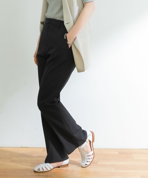 URBAN RESEARCH（アーバンリサーチ）の「綿麻オックスフレアーパンツ（その他パンツ・レディース・ブラウン系その他/ブラック/レッド系その他・38/36/34）」の22枚目の写真