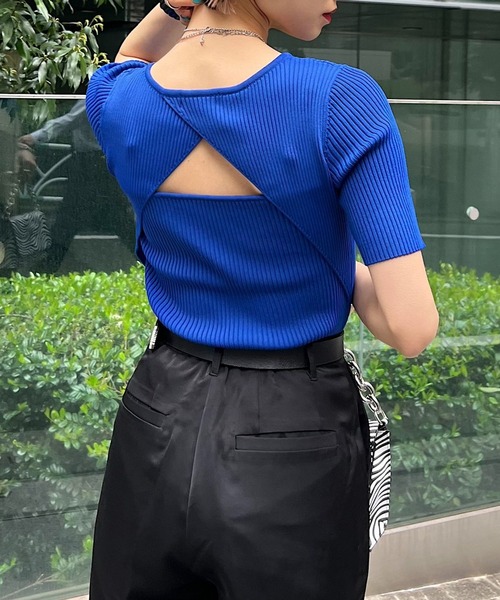 PAGEBOY（ページボーイ）の「WEB限定アイテム / バックオープン半袖ニット（ニット/セーター・レディース・ブラック/オフホワイト/オレンジ/ブルー/グリーン/グレイッシュベージュ・FREE）」の5枚目の写真