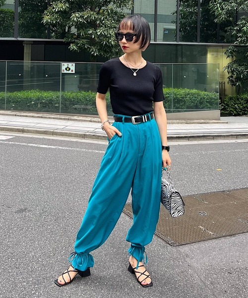 PAGEBOY（ページボーイ）の「WEB限定アイテム / バックオープン半袖ニット（ニット/セーター・レディース・ブラック/オフホワイト/オレンジ/ブルー/グリーン/グレイッシュベージュ・FREE）」の12枚目の写真