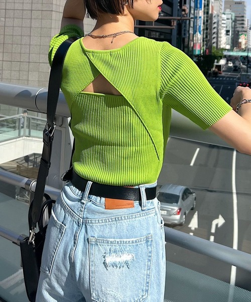 PAGEBOY（ページボーイ）の「WEB限定アイテム / バックオープン半袖ニット（ニット/セーター・レディース・ブラック/オフホワイト/オレンジ/ブルー/グリーン/グレイッシュベージュ・FREE）」の14枚目の写真