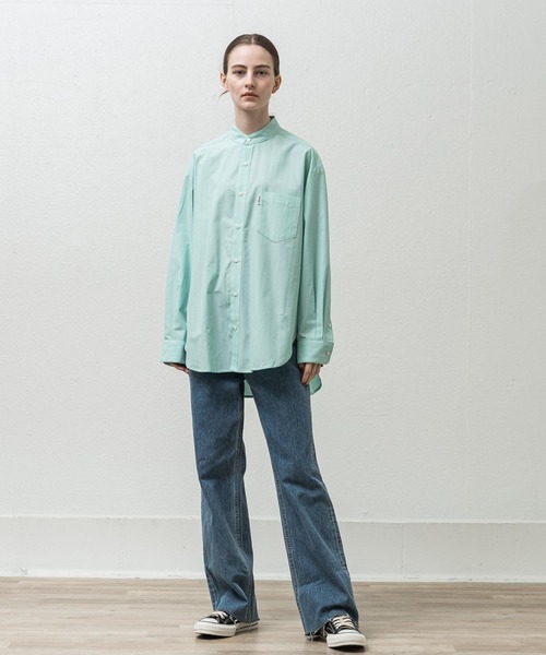ALLUMER(アリュメール)の「ストライプビッグシルエットバックデザインストレインシャツ(シャツ/ブラウス・レディース・サックスブルー/グリーン/ブラック/ブルー・1)」の15枚目の写真