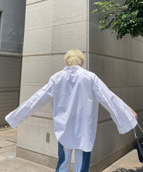 Chikashitsu +(チカシツプラス)の「【Chikashitsu +/チカシツプラス】oversized slit design shirts/長袖シャツ 白シャツ 青シャツ オーバーサイズシャツ ビッグサイズ(シャツ/ブラウス・メンズ・サックスブルー/ブラック/ホワイト・ONE SIZE)」の21枚目の写真