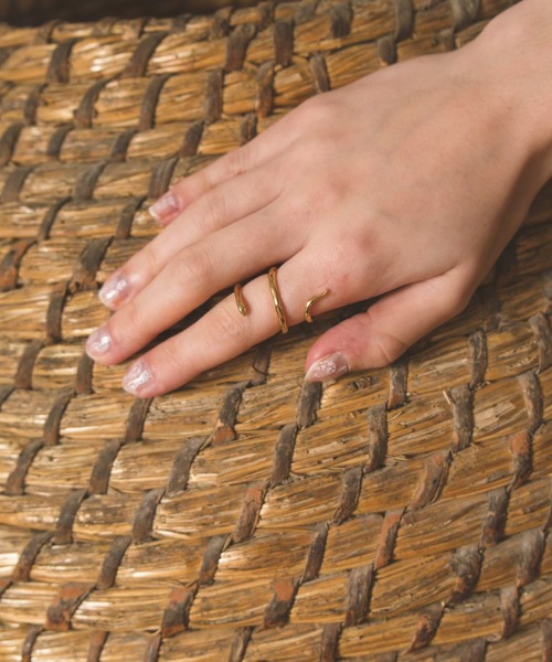 SYKIA(シキア)の「Sinuous Ring(リング・レディース・シルバー/ゴールド・#13/#9)」の6枚目の写真
