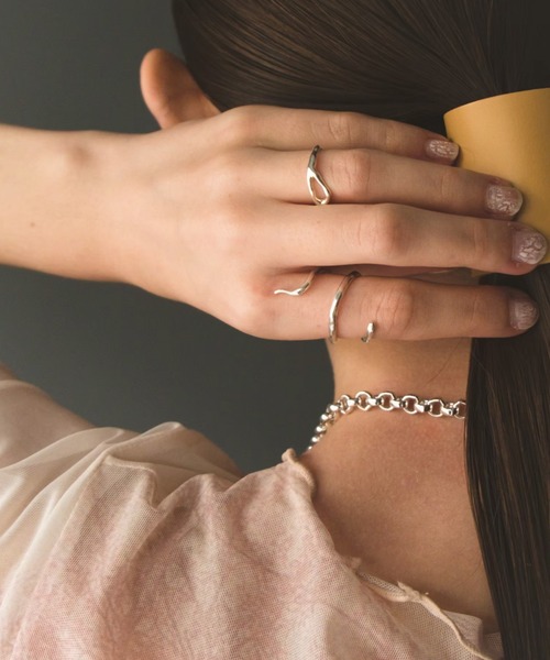SYKIA(シキア)の「Sinuous Ring(リング・レディース・シルバー/ゴールド・#13/#9)」の9枚目の写真