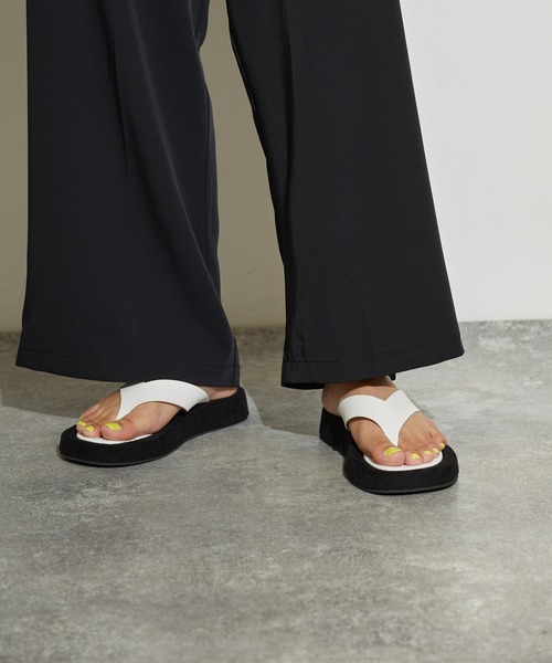 L.H.P（エルエイチピー）の「courage/クラージュ/トングサンダル（サンダル・レディース・ホワイト/ブラック・S/M/L）」の17枚目の写真