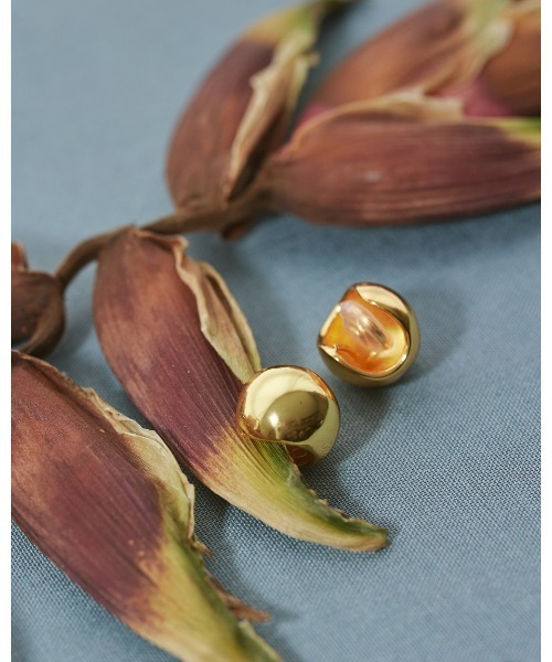 TODAYFUL(トゥデイフル)の「ボールイヤリング(Silver925)(イヤリング・レディース・シルバー/ゴールド・FREE)」の6枚目の写真