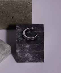 JUNRED | ital. from JUNRed / crescent earring(ピアス（片耳用）)