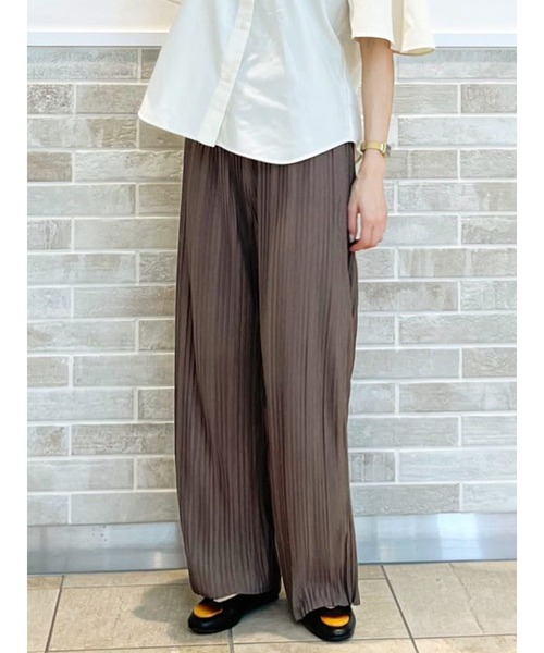 Lugnoncure（ルノンキュール）の「プリーツパンツ（その他パンツ・レディース・ブラック/ブラウン/イエロー・ﾌﾘ-）」の3枚目の写真