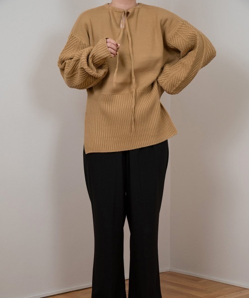lawgy(ラウジー)の「neck string knit(ニット/セーター・レディース・ブラウン/ベージュ/アイボリー・FREE)」の3枚目の写真