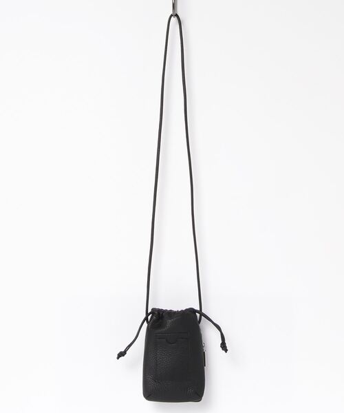 Beau're（ヴュレ）の「【BEAURE】カウレザー　スマホ巾着ショルダー/B-21068 ※（ショルダーバッグ・レディース・ベージュ/グレー/ブラック・FREE）」の4枚目の写真