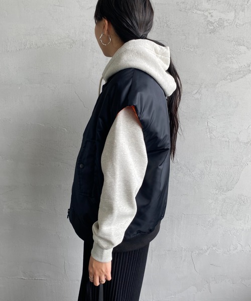 KIFFE（キッフェ）の「[KIFFE/キッフェ] ビッグシルエット MA-1ベスト（MA-1・レディース・オリーブ/ブラック・F）」の13枚目の写真