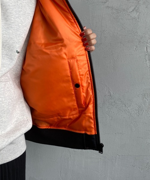 KIFFE（キッフェ）の「[KIFFE/キッフェ] ビッグシルエット MA-1ベスト（MA-1・レディース・オリーブ/ブラック・F）」の17枚目の写真