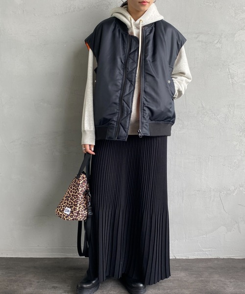 KIFFE（キッフェ）の「[KIFFE/キッフェ] ビッグシルエット MA-1ベスト（MA-1・レディース・オリーブ/ブラック・F）」の3枚目の写真