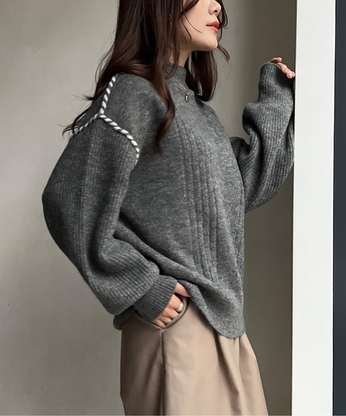 Chez toi(シェトワ)の「ステッチ×ライン編地切替プルオーバー(ニット/セーター・レディース・アイボリー/チャコールグレー/グリーン/ブルー/オフホワイト・FREE)」の1枚目の写真