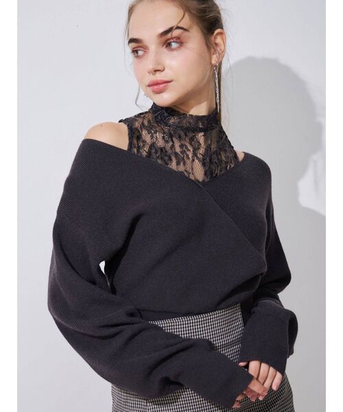 MERCURYDUO（マーキュリーデュオ）の「レースドッキングカシュクールコンパクトニット（ニット/セーター・レディース・ブラック/チャコールグレー/オフホワイト/ブルー/ピンク・FREE）」の3枚目の写真