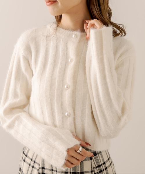 OLIVE des OLIVE（オリーブデオリーブ）の「パール釦フワかわニット（カーディガン/ボレロ・レディース・ブラック/ベージュ/ラベンダー/オフホワイト・FREE）」の5枚目の写真