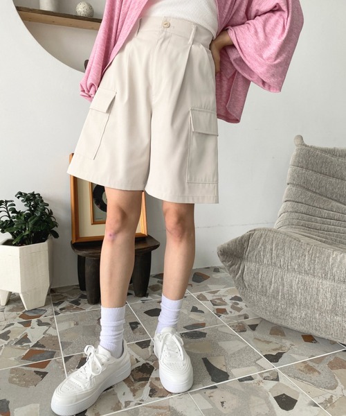 moment+（モーメントプラス）の「ショートカーゴパンツ（カーゴパンツ・レディース・ブラック/カーキ/アイボリー/ベージュ・M/L/S）」の7枚目の写真