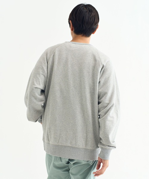 NANGA（ナンガ）の「ECO HYBRID BOX LOGO  SWEATSHIRT/エコハイブリッドボックスロゴスウェットシャツ（スウェット・メンズ・ライトグレー/ホワイト/ブラック/オートミール/グレー×サックスブルー/ホワイト×ピンク・S/M/L/XL）」の17枚目の写真