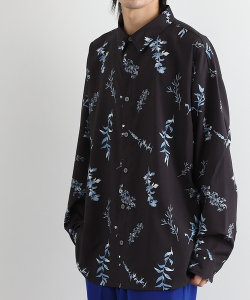 COLONY 2139（コロニートゥーワンスリーナイン）の「リーフ柄長袖シャツ（シャツ/ブラウス・メンズ・ホワイト/ブラック・MEDIUM/LARGE）」の2枚目の写真