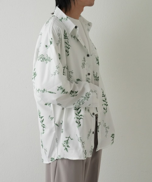 COLONY 2139（コロニートゥーワンスリーナイン）の「リーフ柄長袖シャツ（シャツ/ブラウス・メンズ・ホワイト/ブラック・MEDIUM/LARGE）」の4枚目の写真