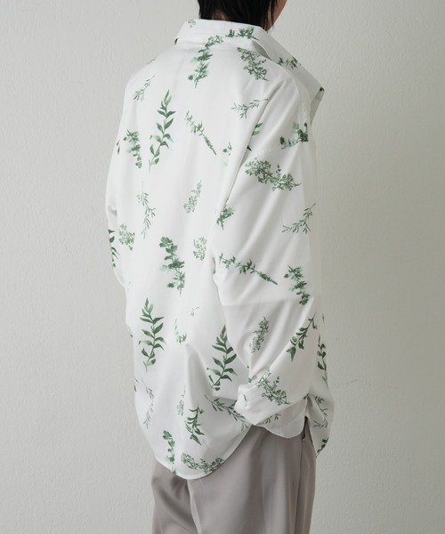 COLONY 2139（コロニートゥーワンスリーナイン）の「リーフ柄長袖シャツ（シャツ/ブラウス・メンズ・ホワイト/ブラック・MEDIUM/LARGE）」の5枚目の写真