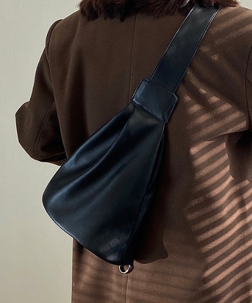 yuue' ( wear )(ユーイ)の「レザーショルダーバッグ(ショルダーバッグ・レディース・ブラック/レッド・FREE)」の14枚目の写真