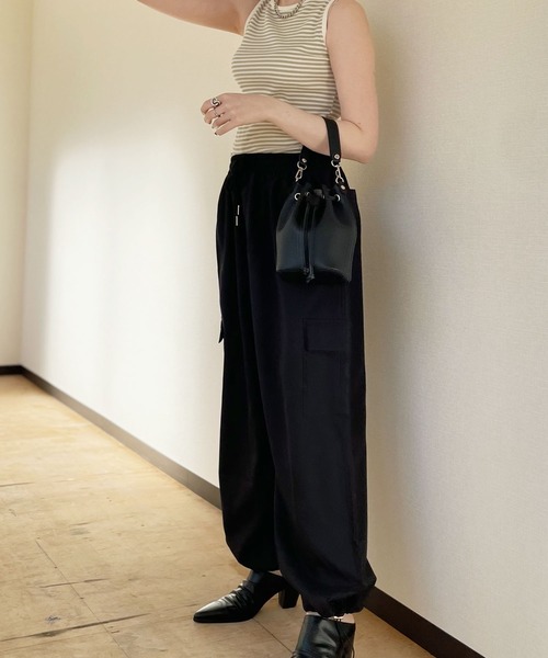 Reurie'（レウリィ）の「【ZOZO限定】ボートネックテレコリブボーダーノースリーブ / タンクトップ ノースリーブ ノースリ ブラック ベージュ ピンクベージュ（タンクトップ・レディース・ベージュ/ブラック/ピンクベージュ・FREE）」の17枚目の写真