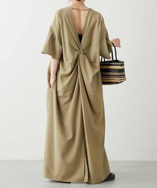 COLLAGE GALLARDAGALANTE(コラージュガリャルダガランテ)の「バックオープンワンピース/WEB限定(ワンピース・レディース・ブラック/サンドベージュ/ピンク・FREE)」の10枚目の写真