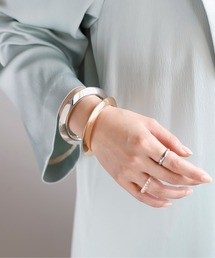 エッジメタルバングル