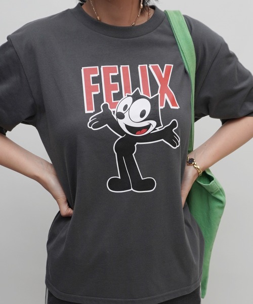 E.M.A.N.O.N(エマノン)の「【E.M.A.N.O.N】FELIXスタンドプリントレギュラーTシャツ/ロゴTシャツ(Tシャツ/カットソー・レディース・オフホワイト/ブラック/スミクロ・FREE)」の3枚目の写真