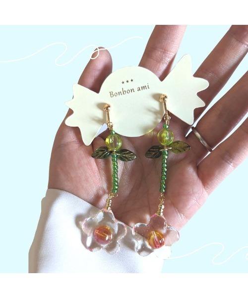 tone(トーン)の「【hazeleyes】ゆらゆらお花のビーズイヤリング(Bonbonami ボンボンアミ)(MA)(イヤリング・レディース・オレンジ系その他・FREE)」の4枚目の写真