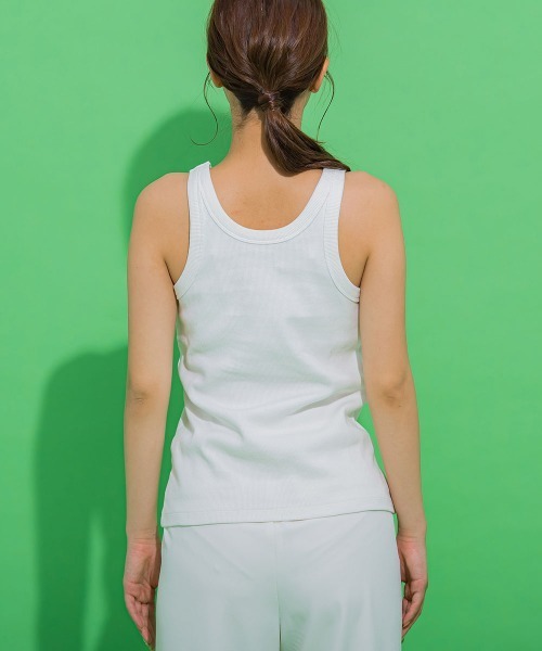 VICKY（ビッキー）の「【華奢見えさせる】ストレッチリブタンクトップ《洗濯機で洗える》（タンクトップ・レディース・オレンジ/ブルー/ホワイト/ブラック/グレー・M）」の6枚目の写真