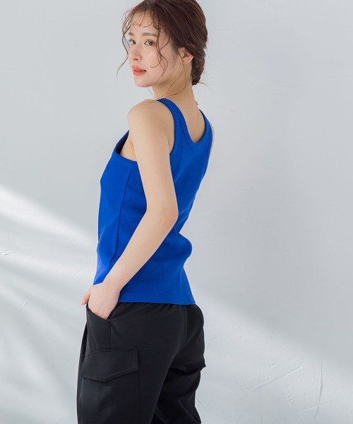 VICKY（ビッキー）の「【華奢見えさせる】ストレッチリブタンクトップ《洗濯機で洗える》（タンクトップ・レディース・オレンジ/ブルー/ホワイト/ブラック/グレー・M）」の17枚目の写真