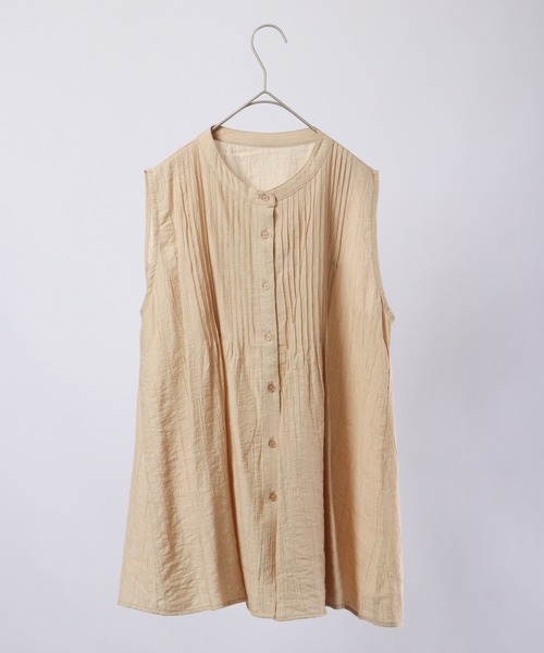 Chiaro(キアロ)の「chiaro ピンタックノースリブラウス(シャツ/ブラウス・レディース・ベージュ・FREE)」の3枚目の写真