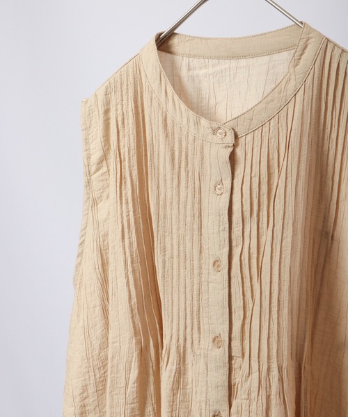 Chiaro(キアロ)の「chiaro ピンタックノースリブラウス(シャツ/ブラウス・レディース・ベージュ・FREE)」の5枚目の写真