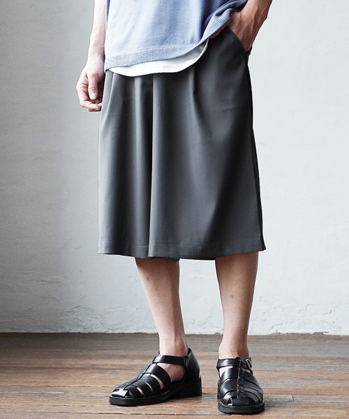 MinoriTY（マイノリティ）の「【MinoriTY】極太ワイドハーフパンツ ショートパンツ ショーツ 膝下 メンズ 無地 秋服 夏服（その他パンツ・メンズ・チャコール/ブルーグリーン/ブラック・S/M/L）」の5枚目の写真