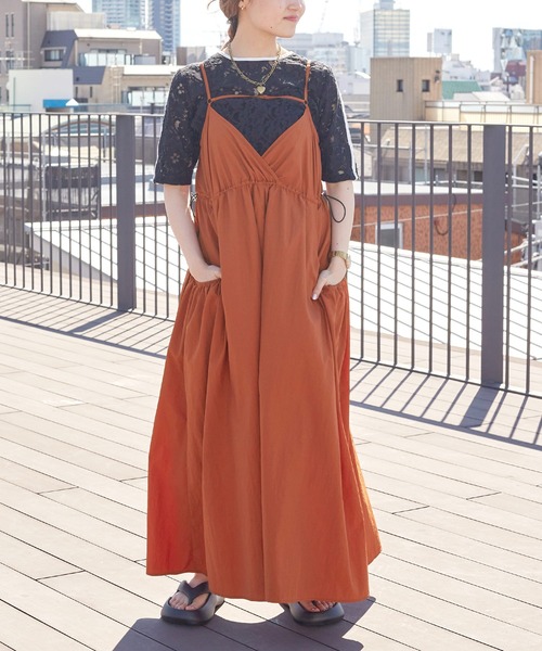 w closet（ダブルクローゼット）の「【前後2WAY】ビッグギャザーポケットキャミワンピース（ワンピース・レディース・ブラック/キナリ/ダークオレンジ・FREE）」の3枚目の写真