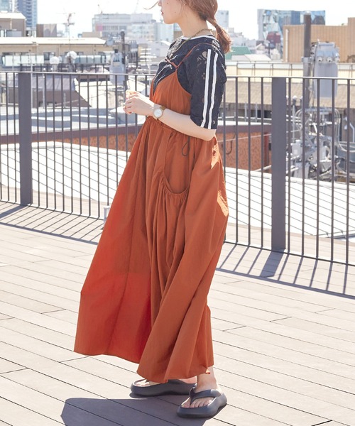 w closet（ダブルクローゼット）の「【前後2WAY】ビッグギャザーポケットキャミワンピース（ワンピース・レディース・ブラック/キナリ/ダークオレンジ・FREE）」の4枚目の写真