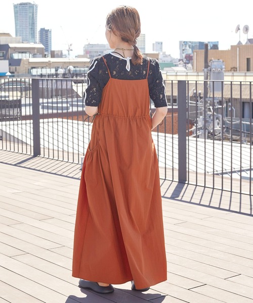 w closet（ダブルクローゼット）の「【前後2WAY】ビッグギャザーポケットキャミワンピース（ワンピース・レディース・ブラック/キナリ/ダークオレンジ・FREE）」の5枚目の写真
