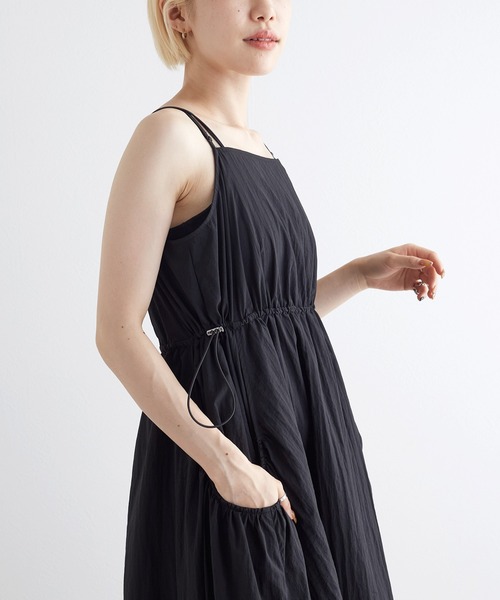 w closet（ダブルクローゼット）の「【前後2WAY】ビッグギャザーポケットキャミワンピース（ワンピース・レディース・ブラック/キナリ/ダークオレンジ・FREE）」の19枚目の写真