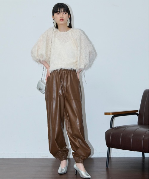 THE YOn（ザヨン）の「ヘアリーシャギーワイドタックスリーブブラウス（シャツ/ブラウス・レディース・ブラック/アイボリー・FREE）」の11枚目の写真