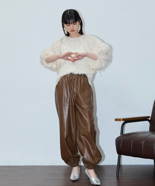 THE YOn（ザヨン）の「ヘアリーシャギーワイドタックスリーブブラウス（シャツ/ブラウス・レディース・ブラック/アイボリー・FREE）」の12枚目の写真