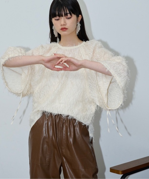 THE YOn（ザヨン）の「ヘアリーシャギーワイドタックスリーブブラウス（シャツ/ブラウス・レディース・ブラック/アイボリー・FREE）」の17枚目の写真